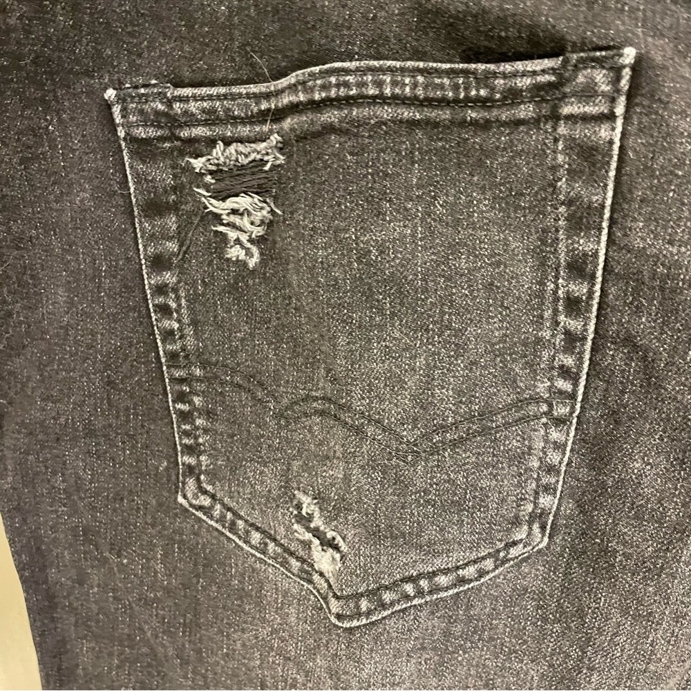 AMERICAN EAGLE OUTFITTERS - Black Denim Destroyed Shorts, Mens Size 42 - Picture 7 of 14